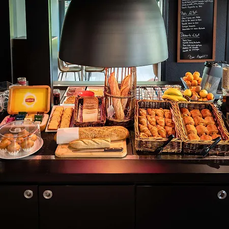 Campanile Rouen Sud - Zenith - Parc Expo Hotel 3*