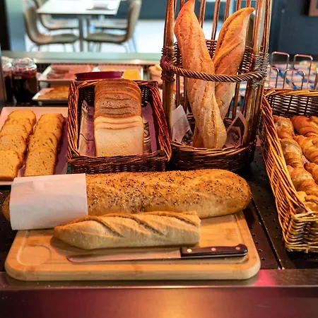 Campanile Rouen Sud - Zenith - Parc Expo Hotel 3*