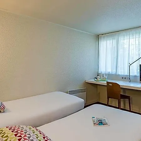 Campanile Rouen Sud - Zenith - Parc Expo ホテル